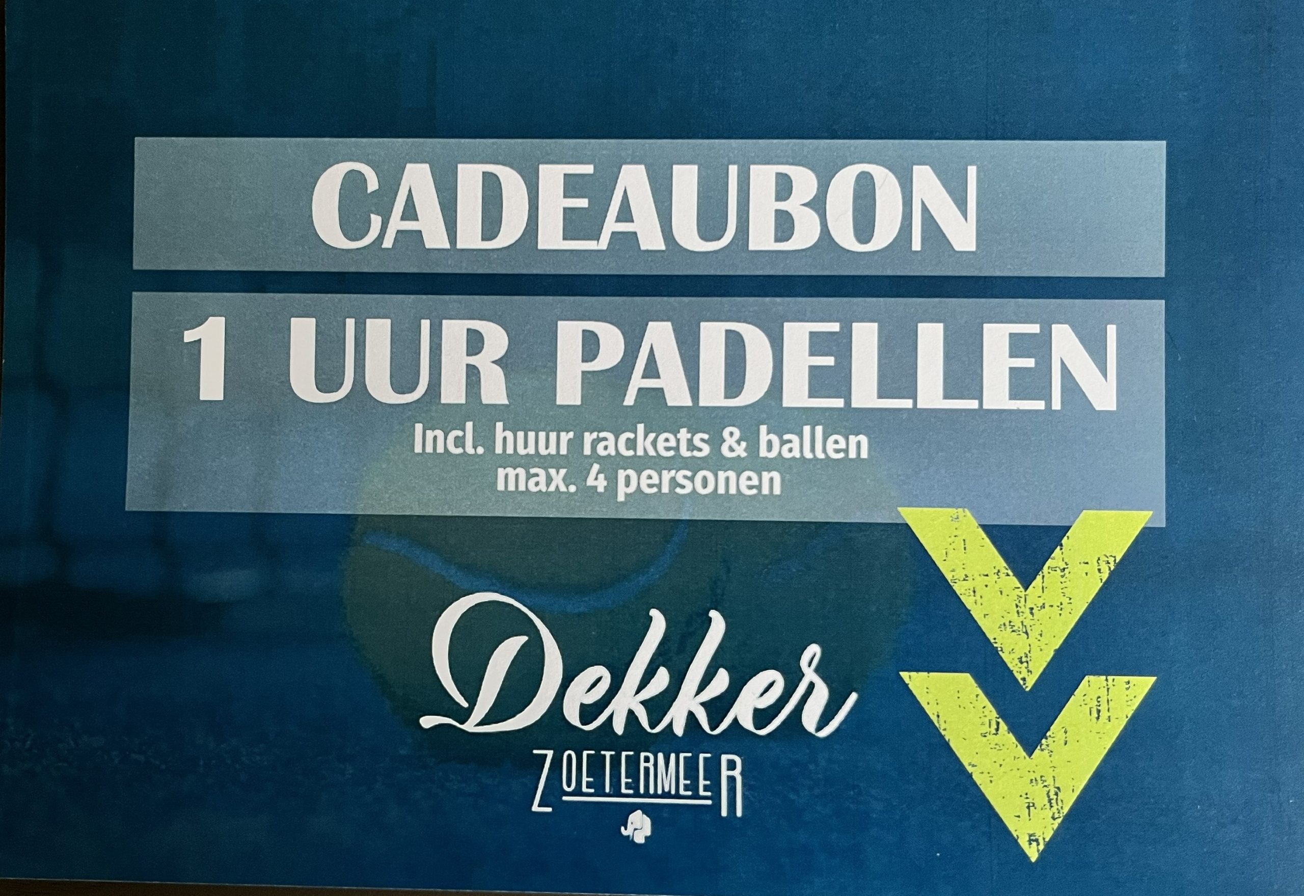 Dekker Padel – 1 uur incl. racket & bal