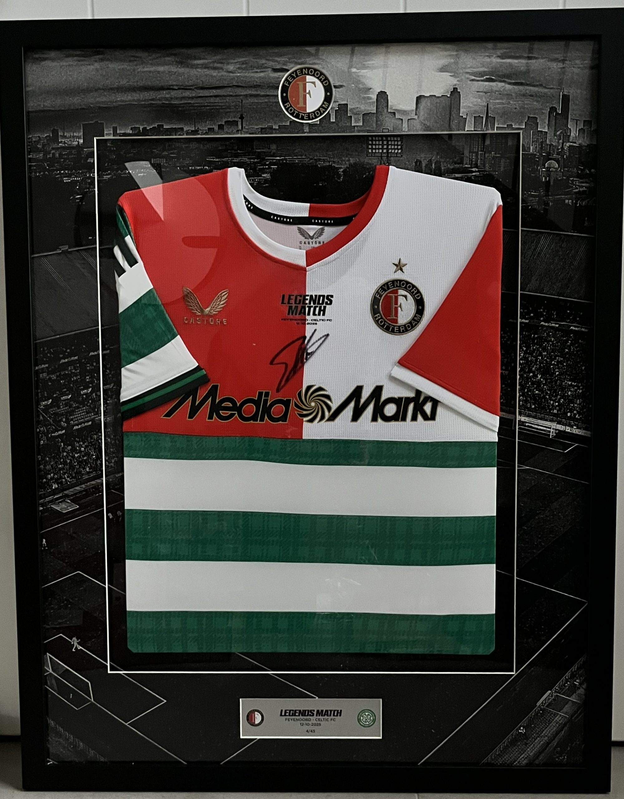 Feyenoord legend shirt met handtekening